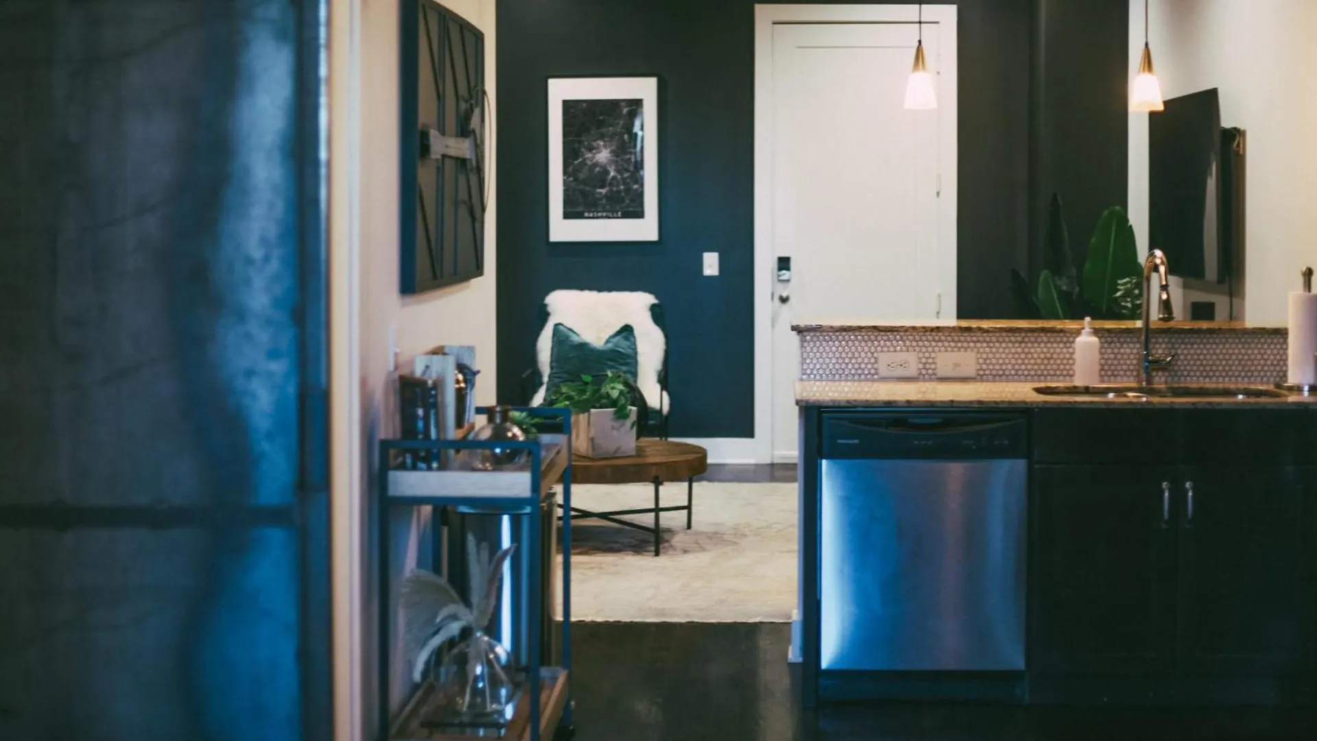 Legends Loft Modern Stay Near Vandy On West End 纳什维尔 度假居